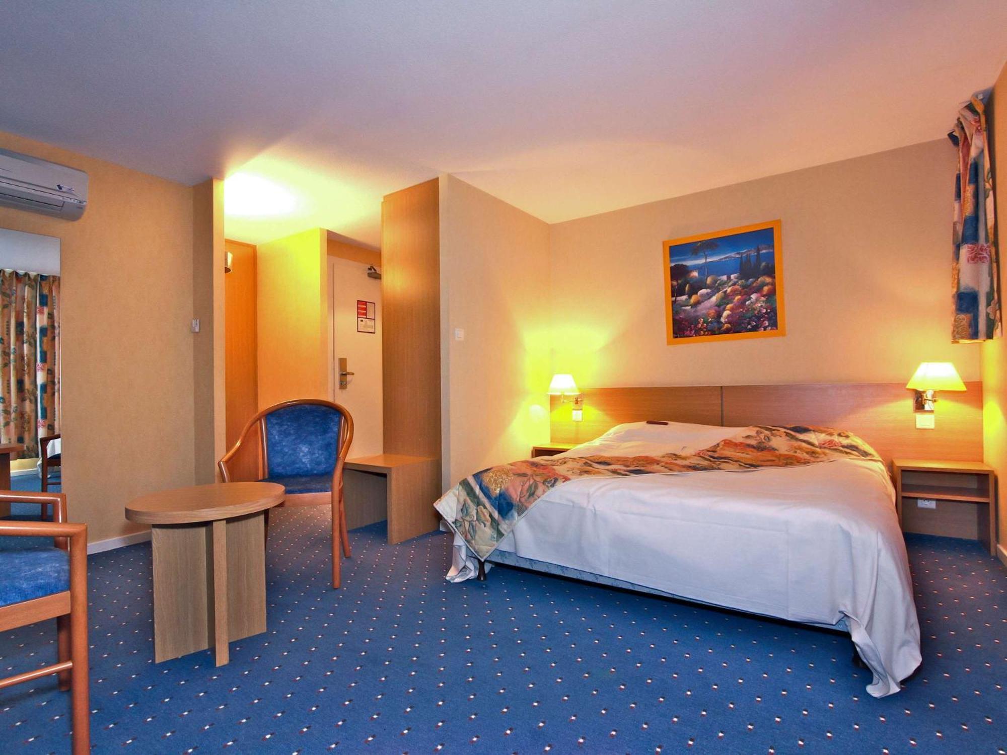Mercure Hexagone Luxeuil Zewnętrze zdjęcie